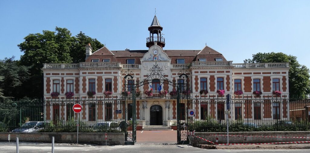 Photo de la Mairie de Carvin – Auteur : Jérémy-Günther-Heinz Jähnick – Source : Wikipédia – Licence : GFDL 1.2