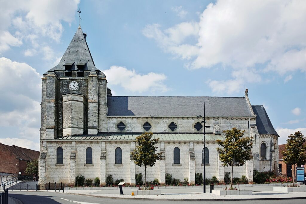 Photo de l'église de Wattignies – Auteur : Velvet – Source : Wikipédia – Licence : CC BY-SA 4.0