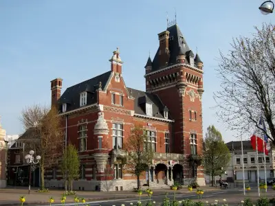 Photo de la Mairie de La Madeleine – Auteur : Velvet – Source : Wikipédia – Licence : CC BY-SA 3.0 Photo de la Mairie de La Madeleine